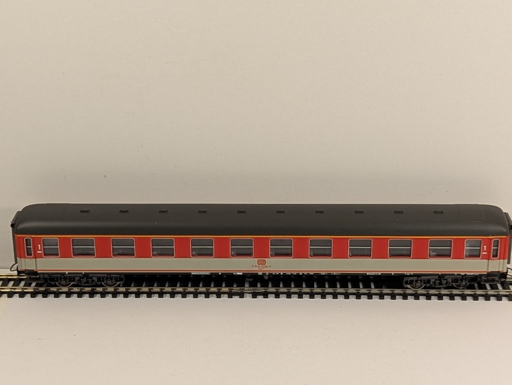 Rivarossi HO Gauge Deutsche Bundesbahn 1st Class Coach Type Aüm Passenger Coach