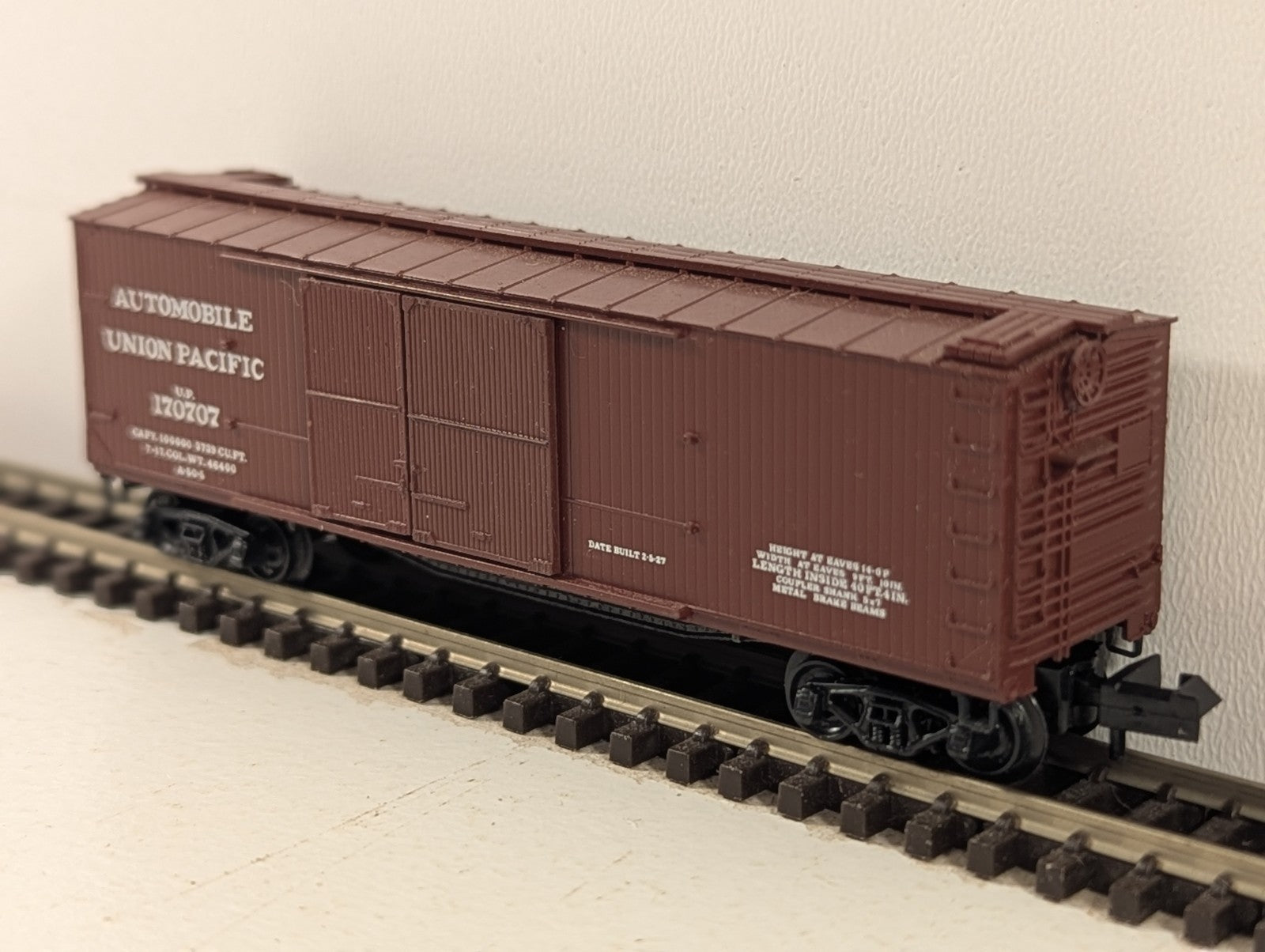Micro-Trains N Gauge Union Pacific 40ft Standard Single Door Boxcar - Boxed