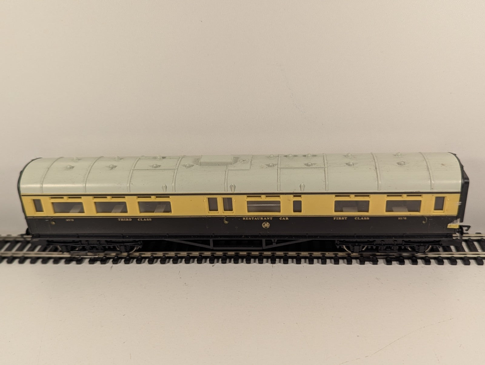 Hornby OO Gauge GWR Collett Restaurant Car No. 9578
