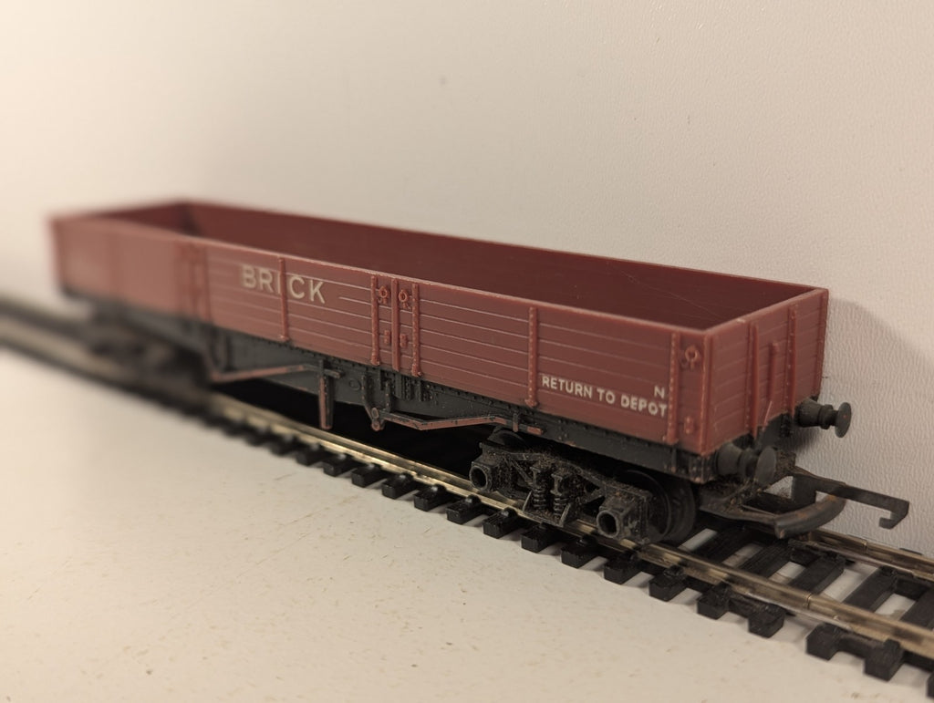 Tri-ang OO Gauge 50 Ton Bogie Brick Wagon Goods Wagon E451004 BR