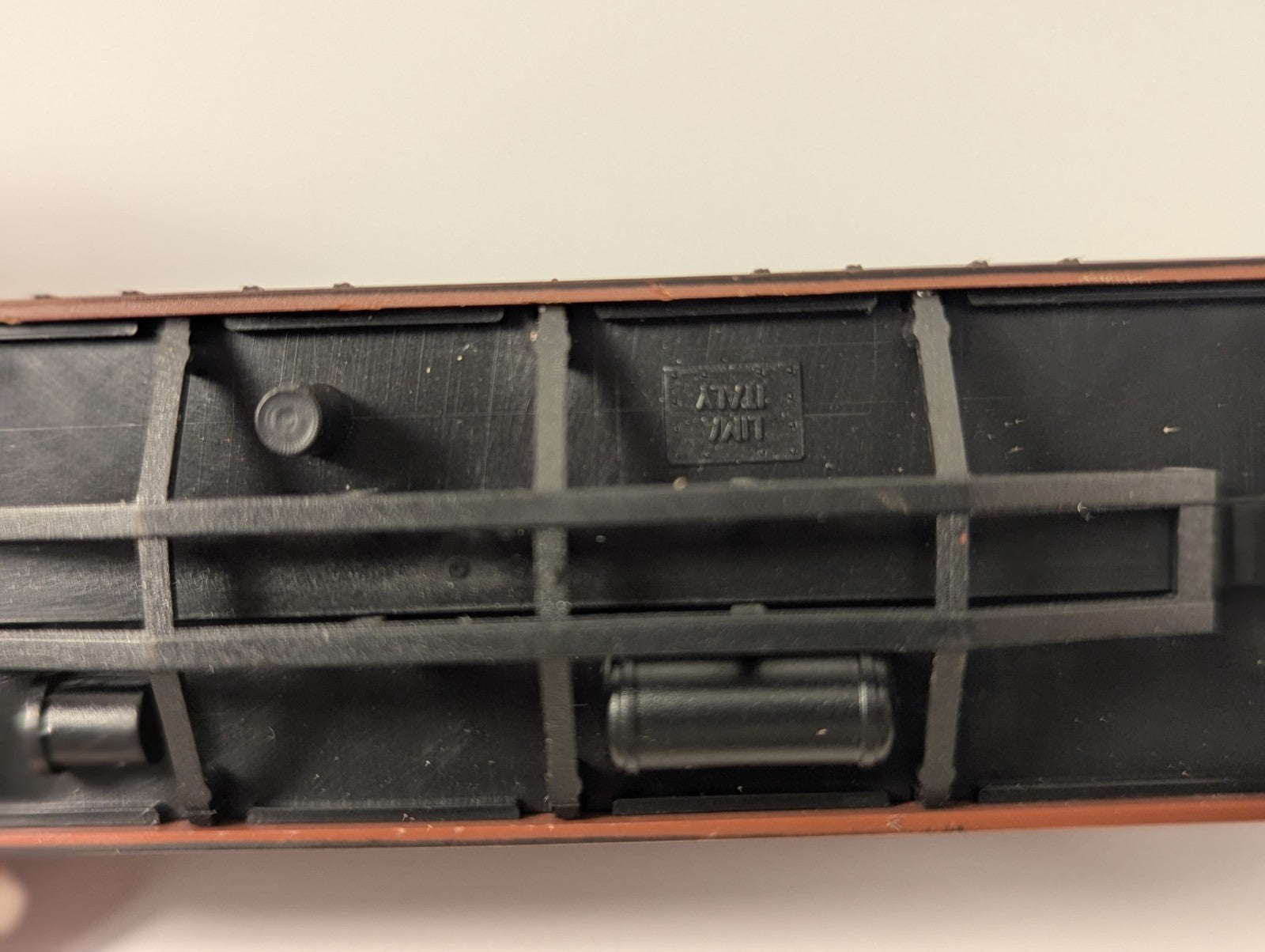 Lima OO Gauge PWA 82T Procor Bogie Pallet Van Red