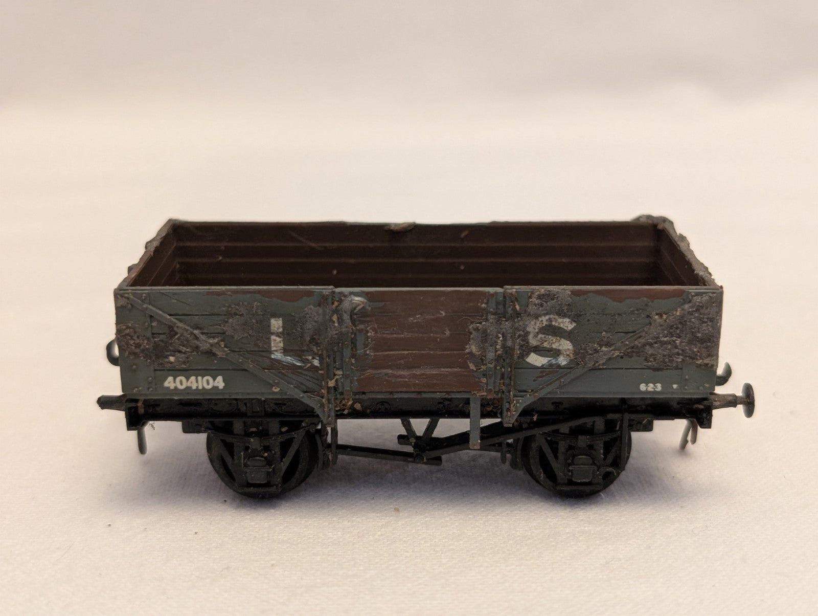 Hornby OO Gauge LMS 5-Plank Open Wagon Goods Wagon 404104 LMS Grey