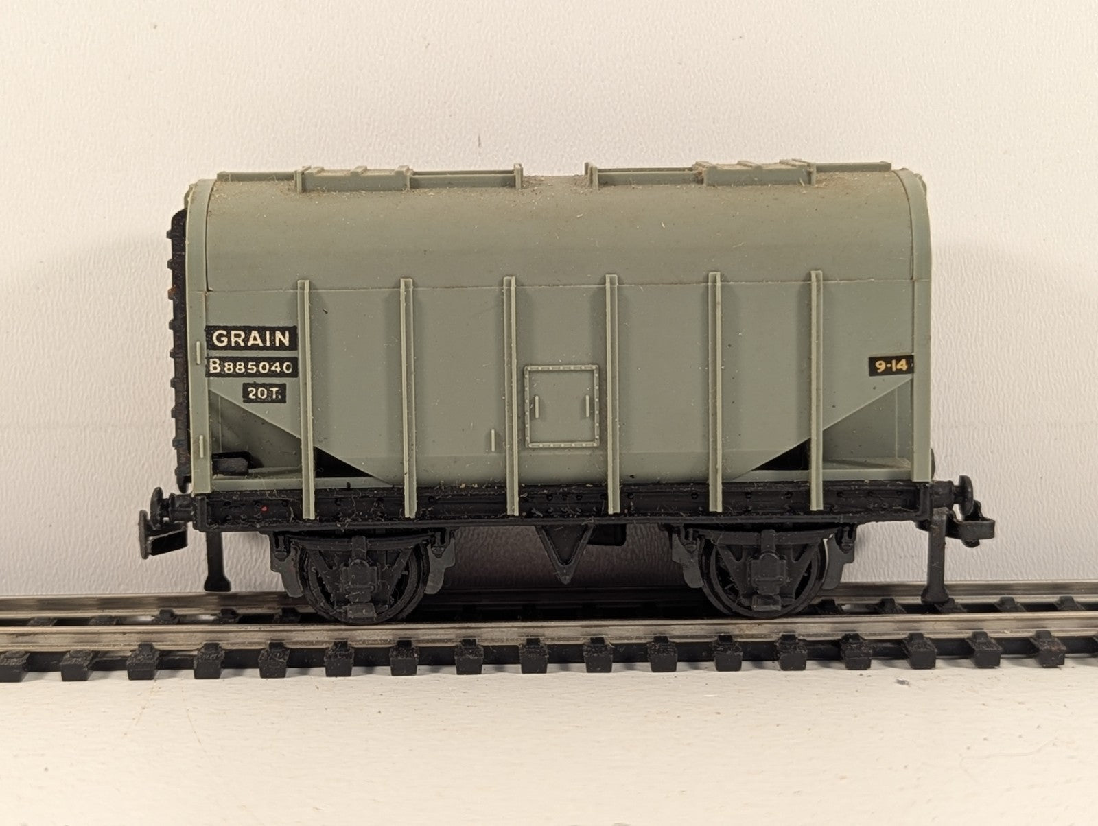 Hornby Dublo 32067 OO Gauge Grey 20-Ton Bulk Grain Wagon