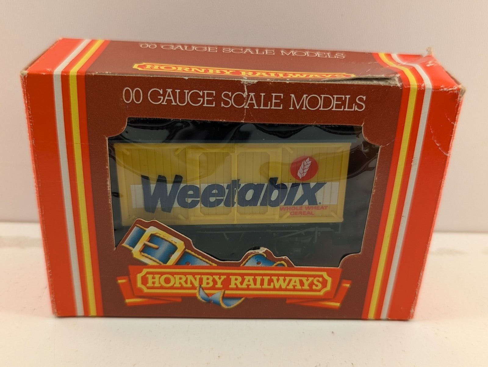 Hornby OO Gauge R728 “Weetabix” Closed Van
