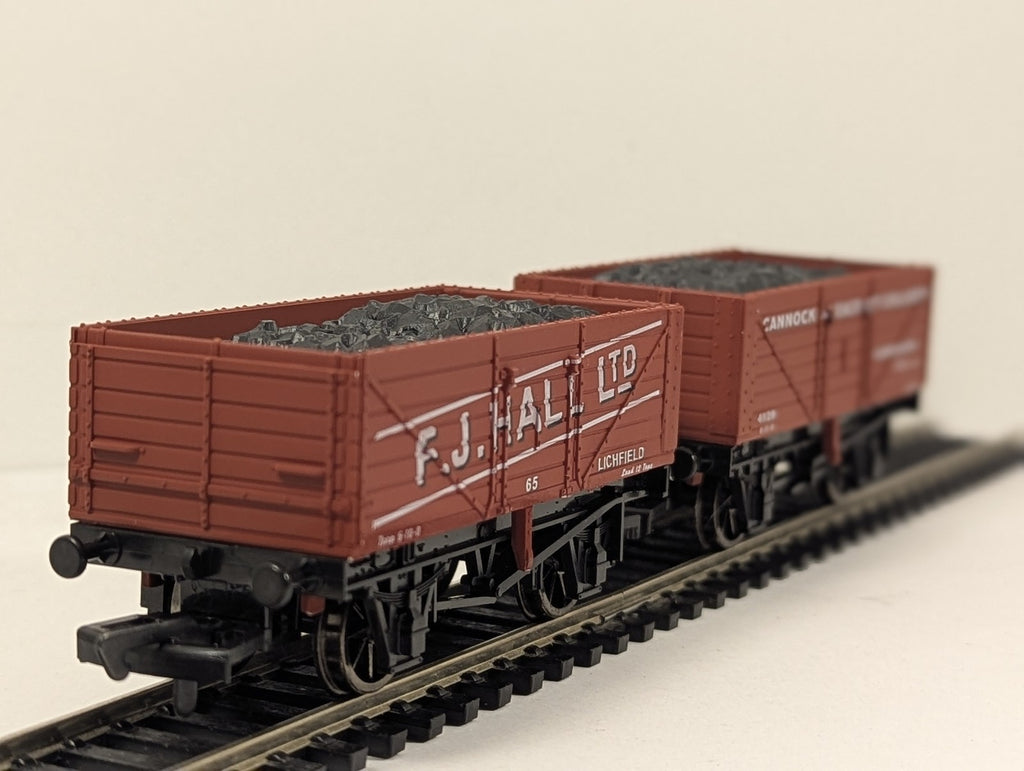 Dapol OO Gauge 7 Plank Coal Wagon Twin Pack Wagons 65 & 4129