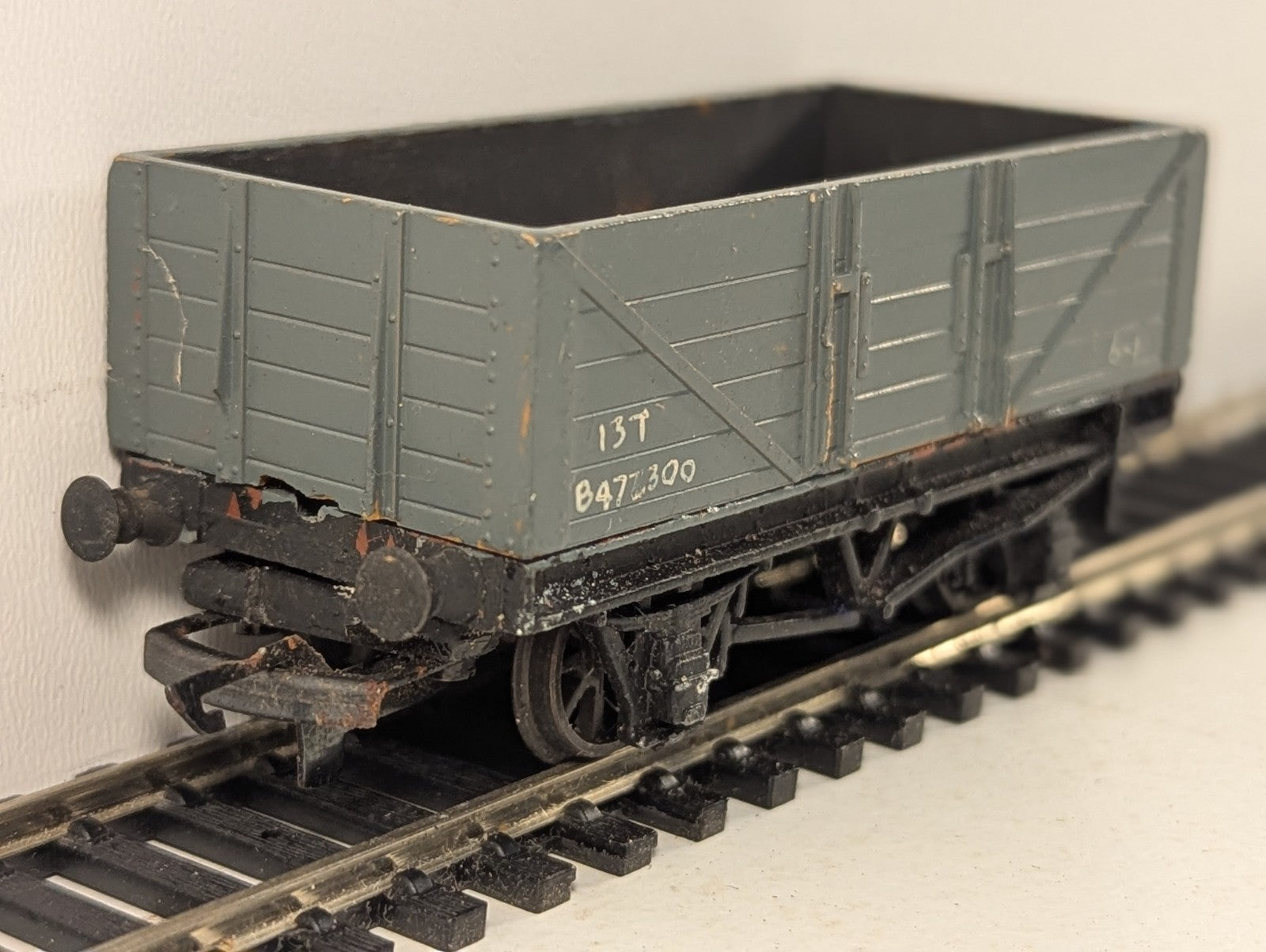 Hornby Dublo OO Gauge 5-Plank Open Wagon B477300 Grey (Repainted)
