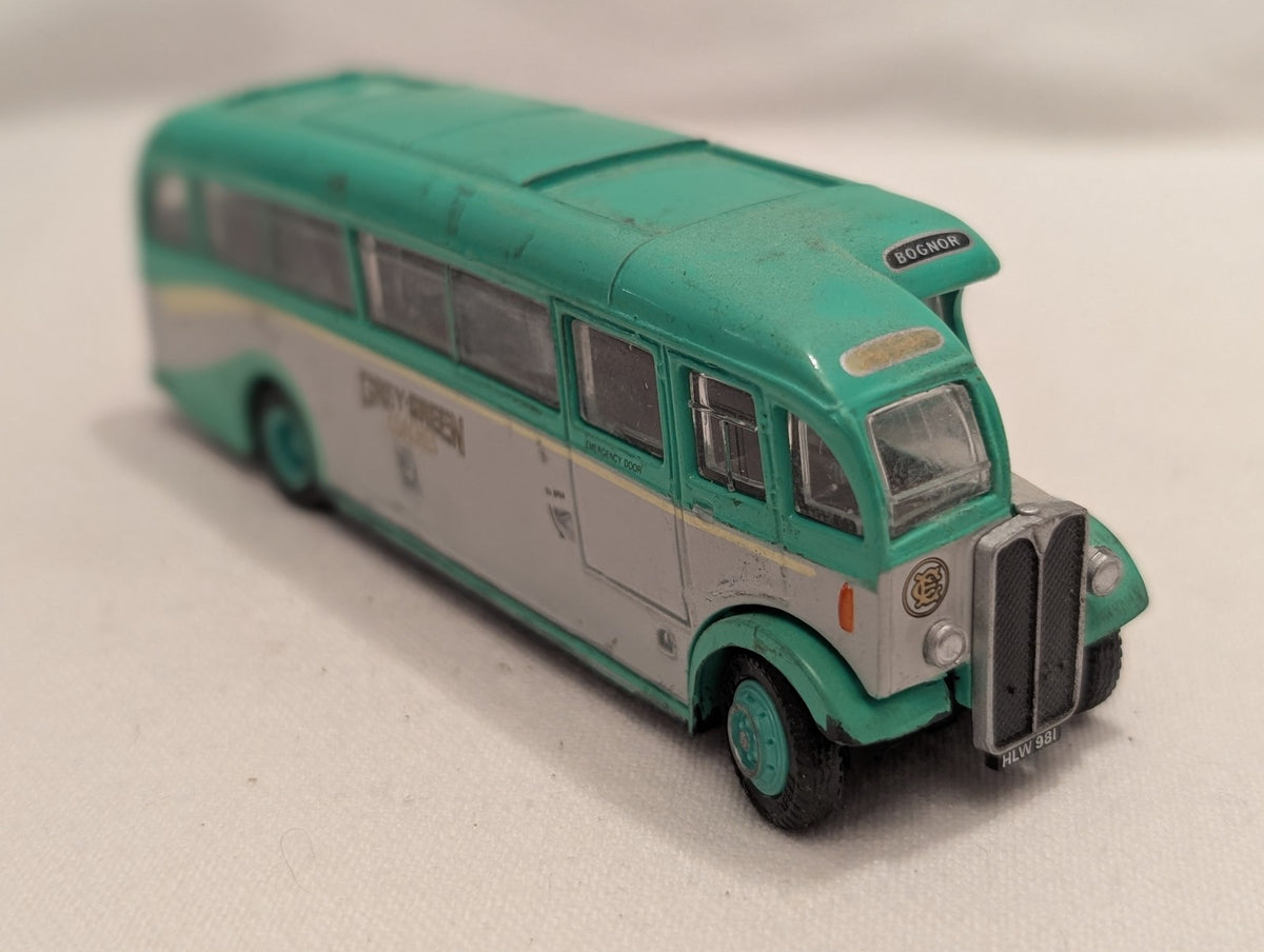 Exclusive First Editions 1:76 A.E.C. Regal Halfcab Coach Die-cast Coach HLW 981