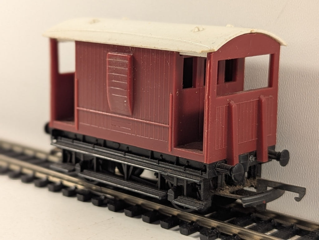 Tri-ang R16 20-Ton Brake Van