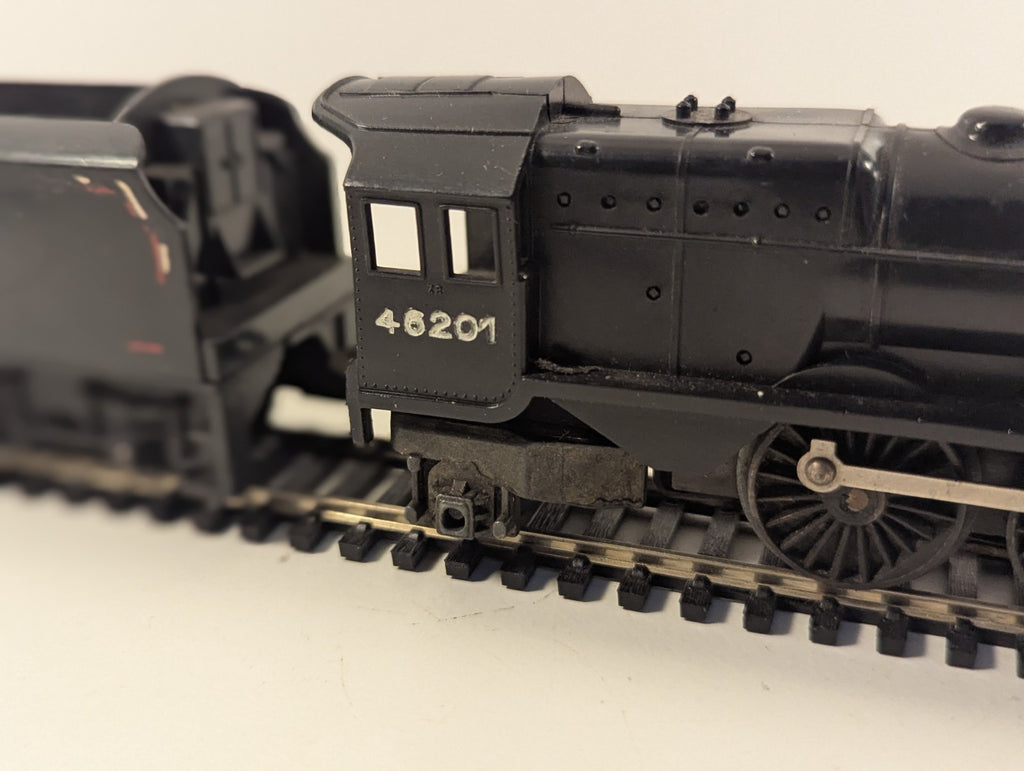 Tri-ang R50 OO Gauge Princess Elizabeth 4-6-2 No.46201 – Spares / Repair