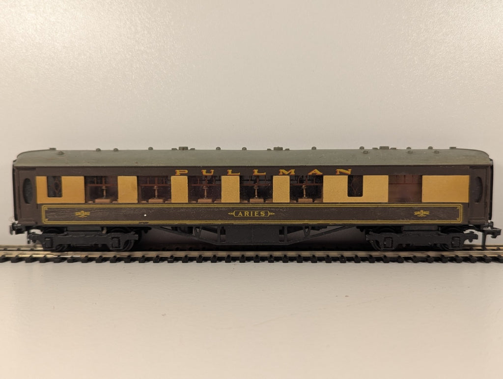 Hornby Dublo 4035 OO Gauge Pullman 1st Class Coach “Aries”