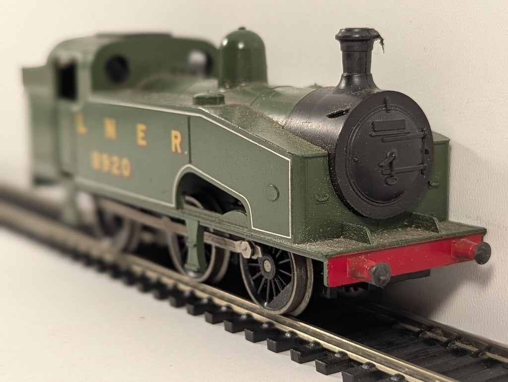Lima OO Gauge Class J50 0-6-0T Steam Locomotive 8920 LNER Green 205111
