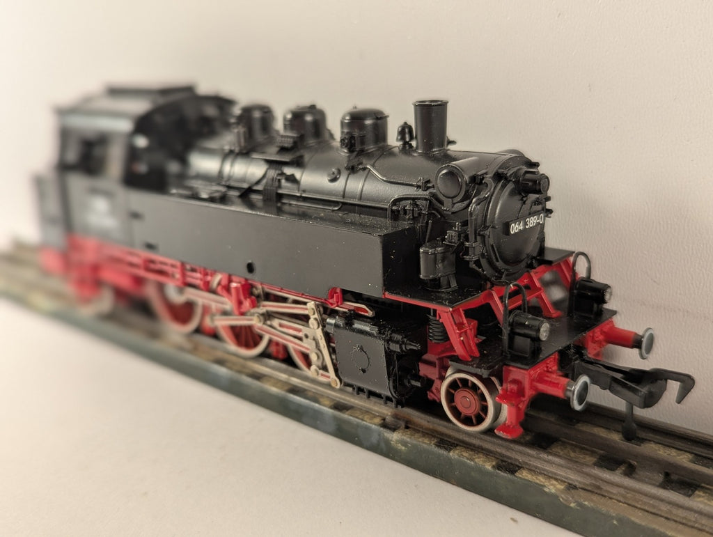 Fleischmann HO Gauge DB Class 064 Tank Locomotive Steam Locomotive 064 389-0