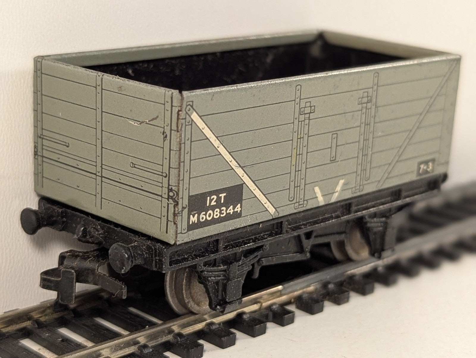 Hornby Dublo 32055 OO Gauge 7-Plank High-Sided Open Wagon