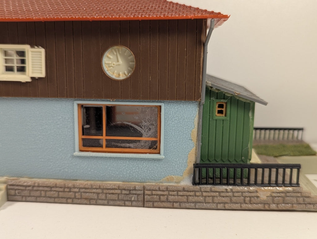 Faller B-96 H0 Holzhausen Station Kit