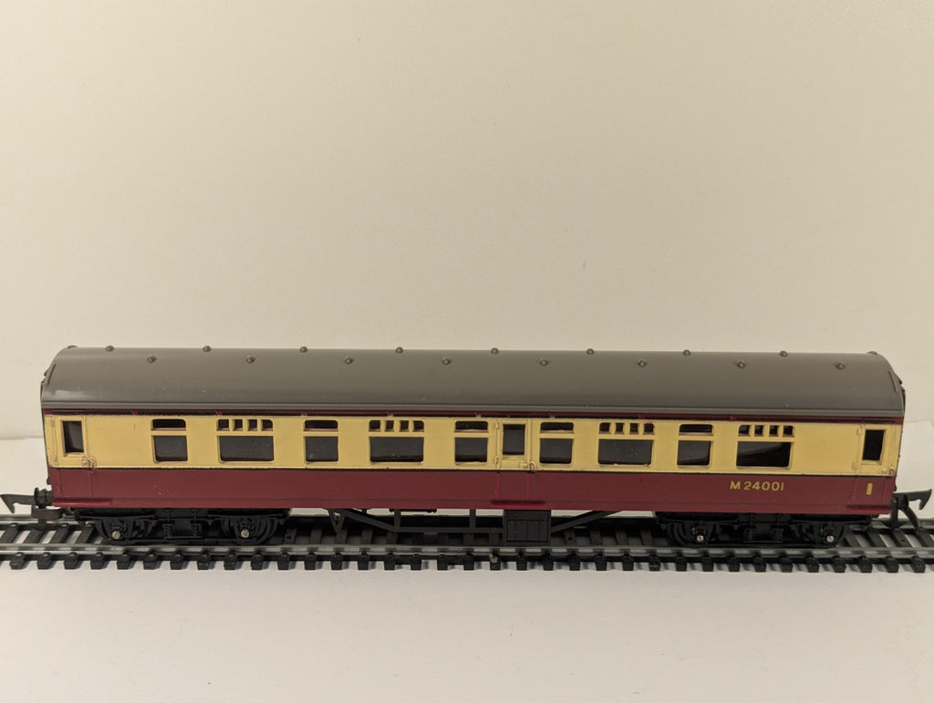 Tri-ang OO Gauge BR 1st&3rd Composite Coach Cream & Maroon - Boxed