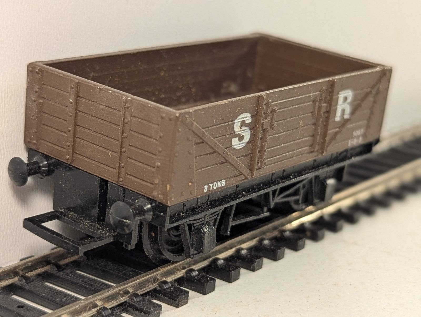 Graham Farish OO Gauge SR 7-Plank Open Wagon 5087 SR Brown