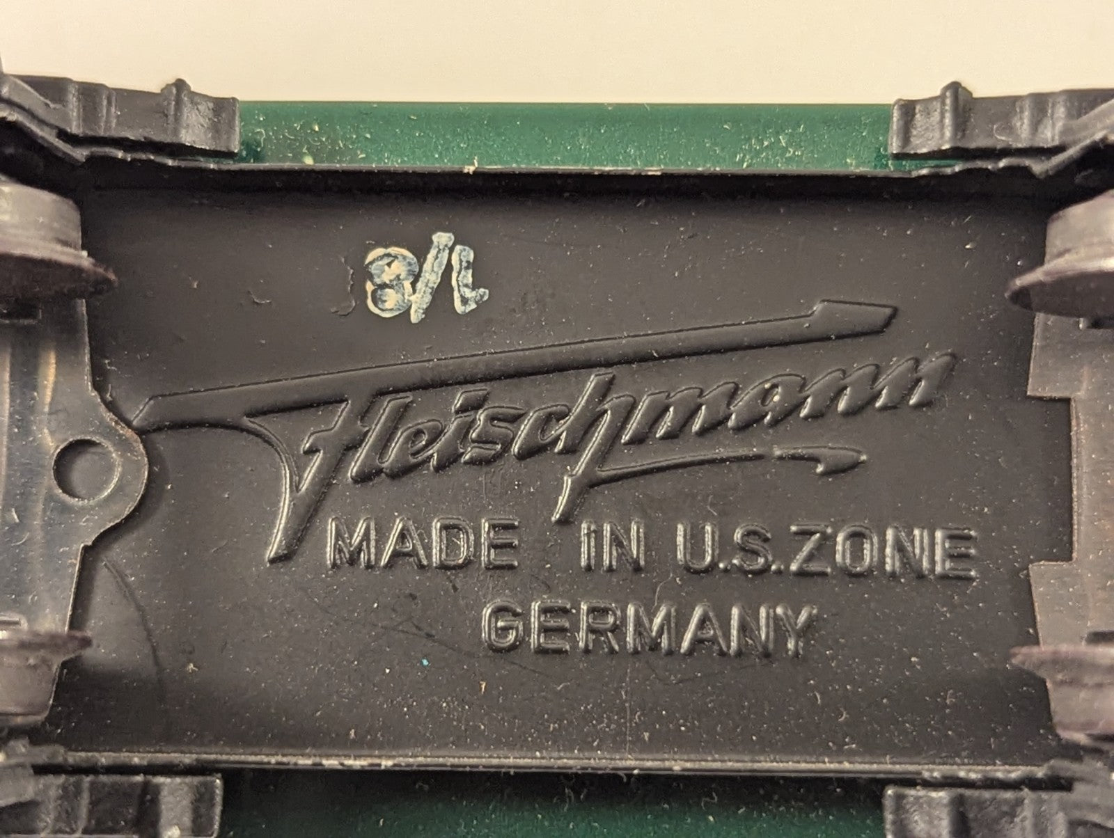 Fleischmann HO Gauge Tinplate 2-Axle Passenger Coach 140 Nür Green