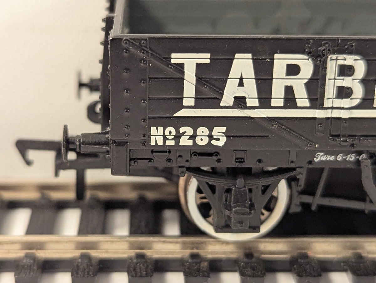Bachmann OO Gauge 8 Plank Wagon Tarbitumac Goods Wagon 285 Tarbitumac Black