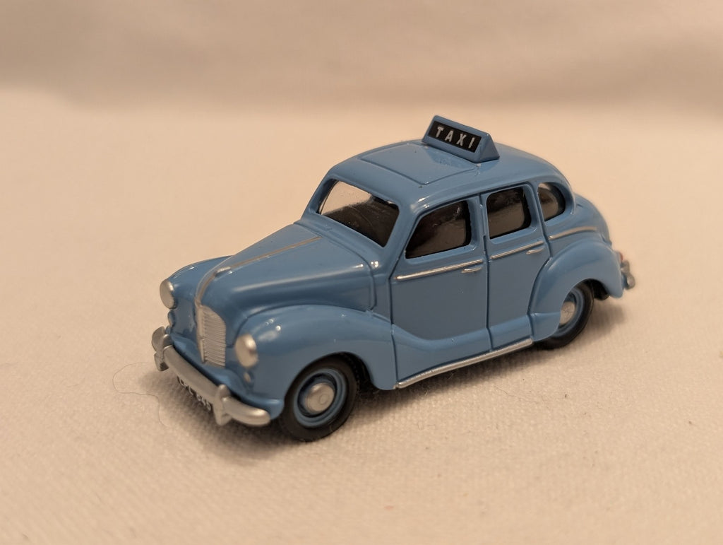 Classix 1:76 / OO Gauge Austin FX3 Taxi Die-cast Model Car LPL 845 Blue