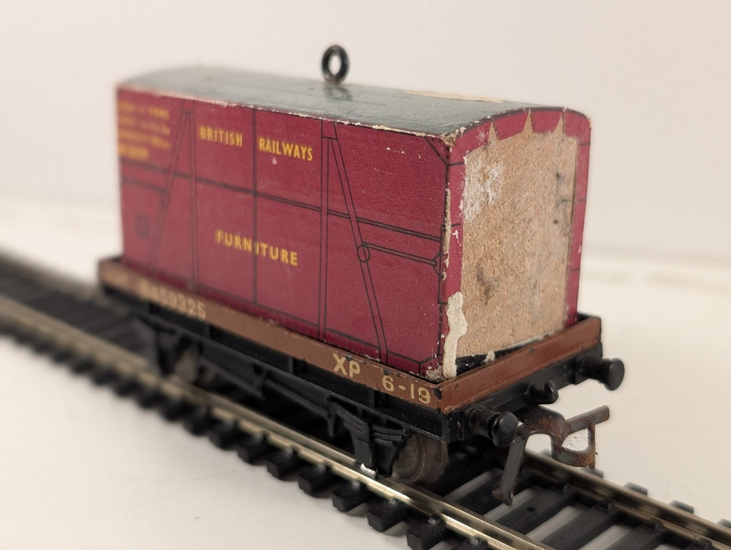 Hornby Dublo 4647 OO Gauge Low-Sided Wagon with Furniture Container