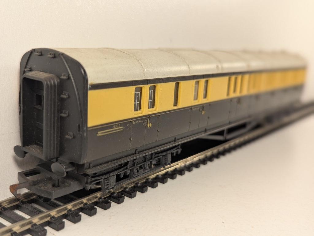 Hornby OO Gauge GWR Brake Third Coach Passenger Coach 4913