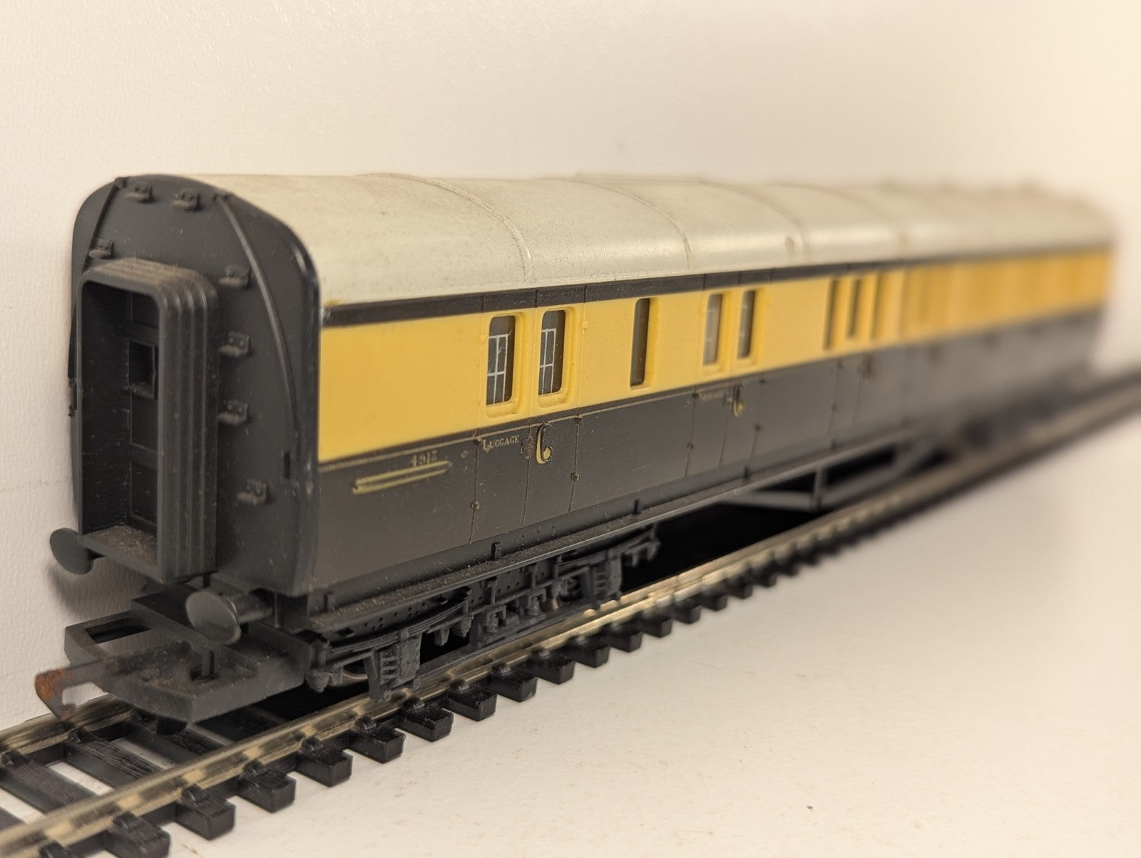 Hornby OO Gauge GWR Brake Third Coach Passenger Coach 4913