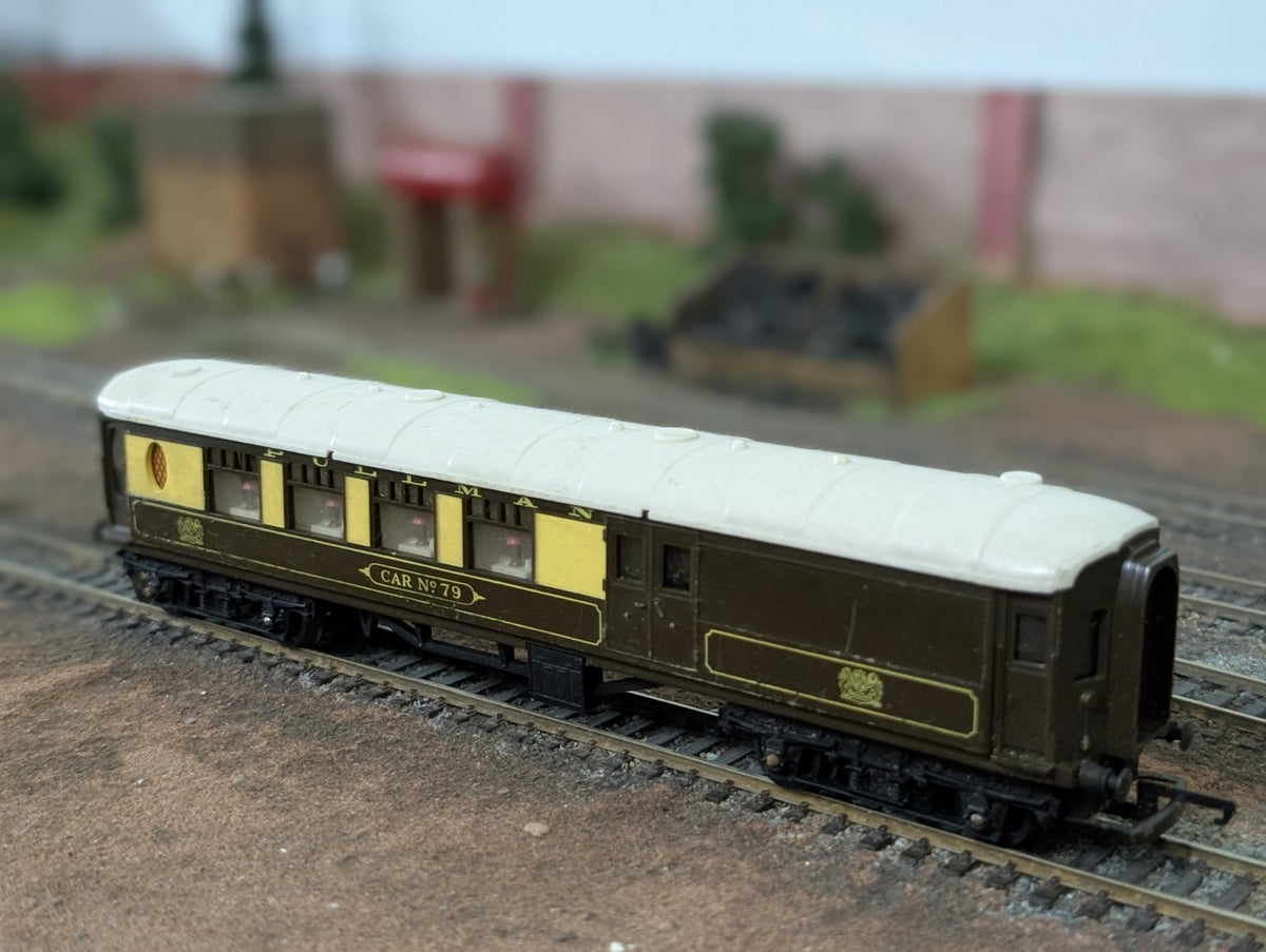 Tri-ang R328 OO Gauge Pullman Brake Coach ‘Car No 79’