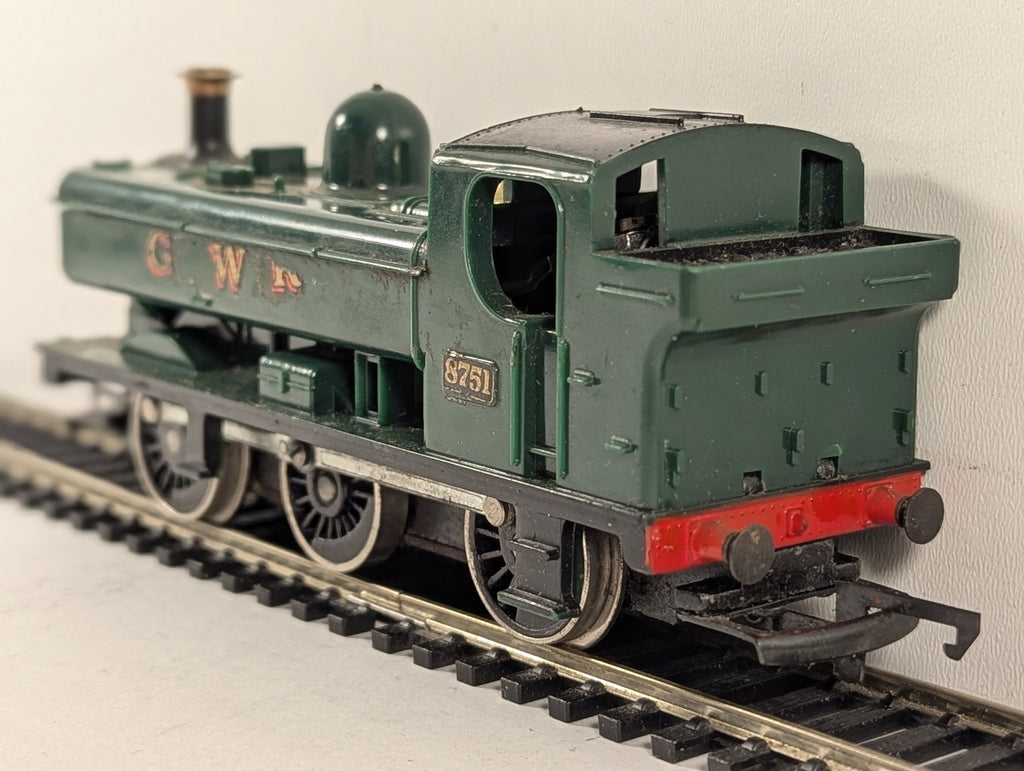 Hornby OO Gauge GWR Class 57xx 0-6-0 Pannier Tank Steam Locomotive 8751