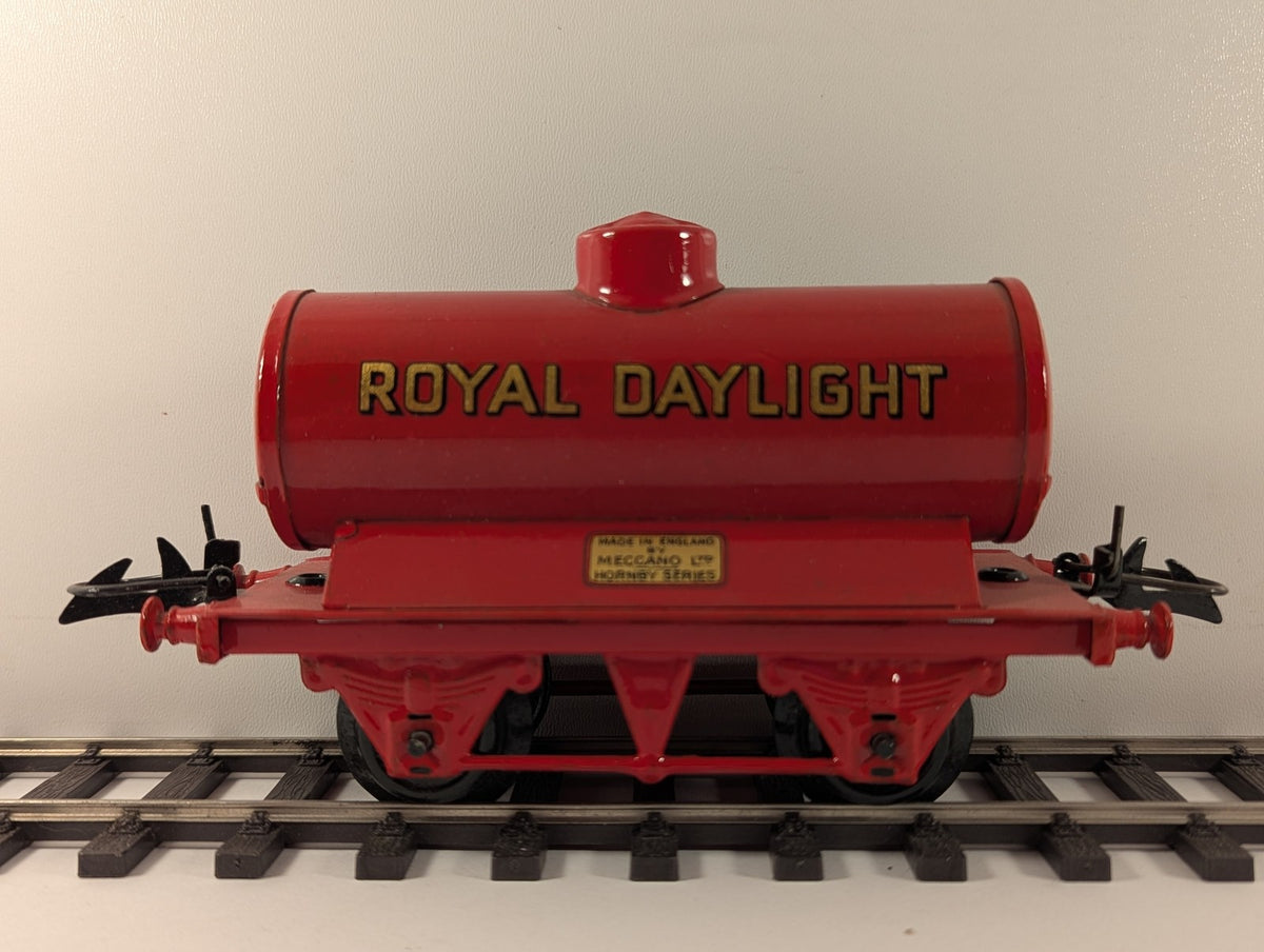 Hornby O Gauge Royal Daylight Petrol Tank Wagon Royal Daylight Red