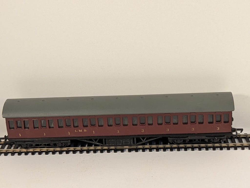Kitbuilt Suburban Composite Coach Maroon