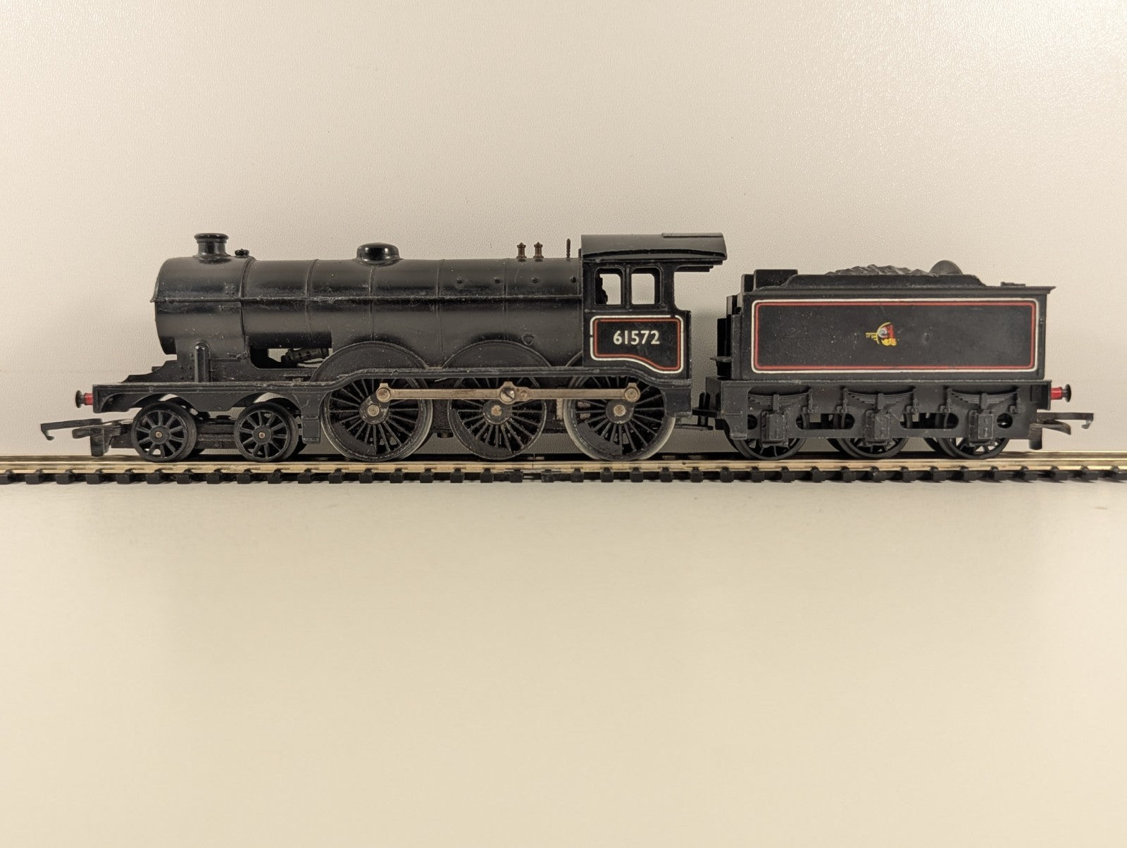 Tri-ang Hornby R150 OO Gauge BR Black B12 Class Steam Locomotive