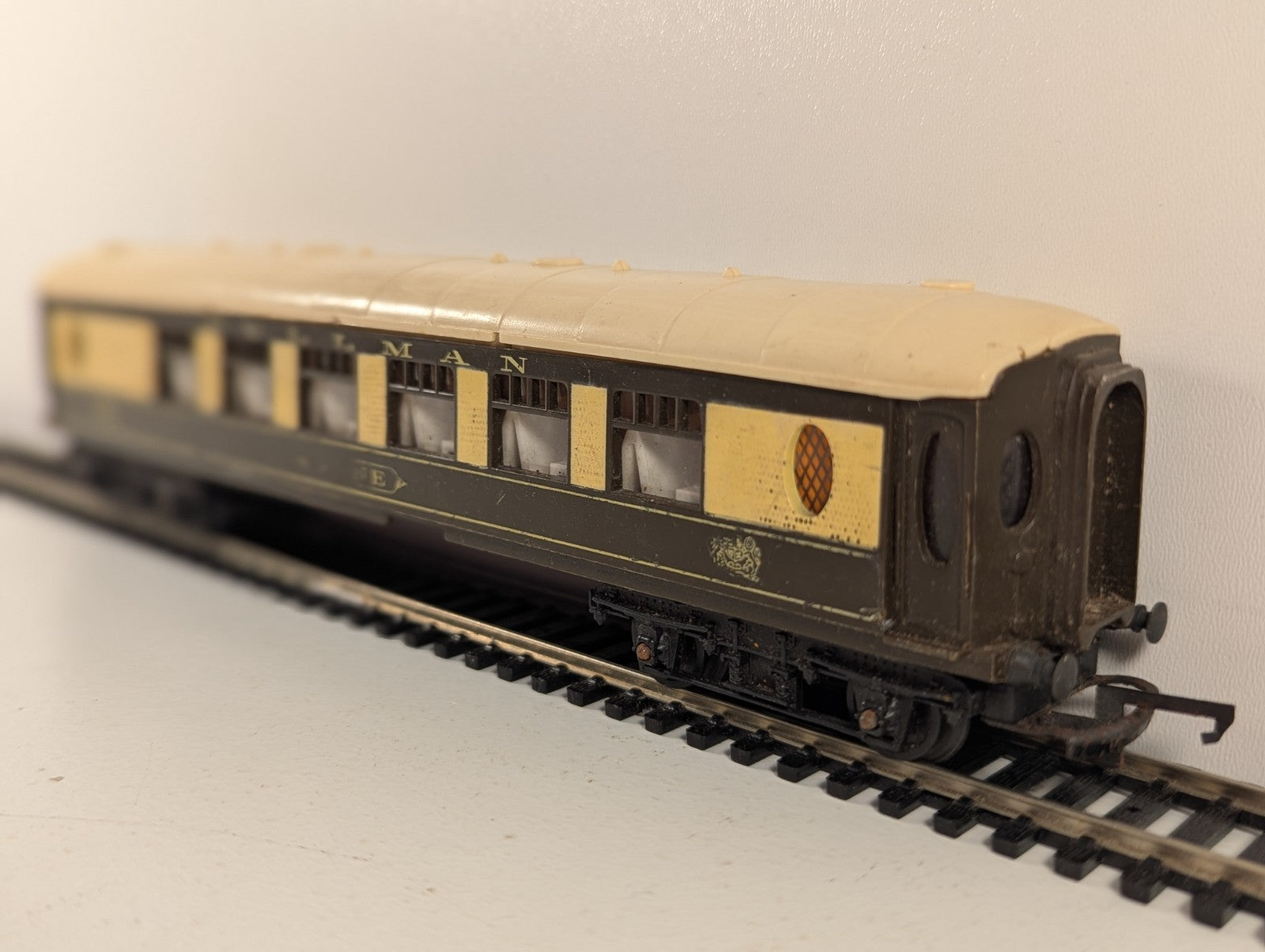 Tri-ang Hornby R228 OO Gauge Pullman Coach 'Anne'