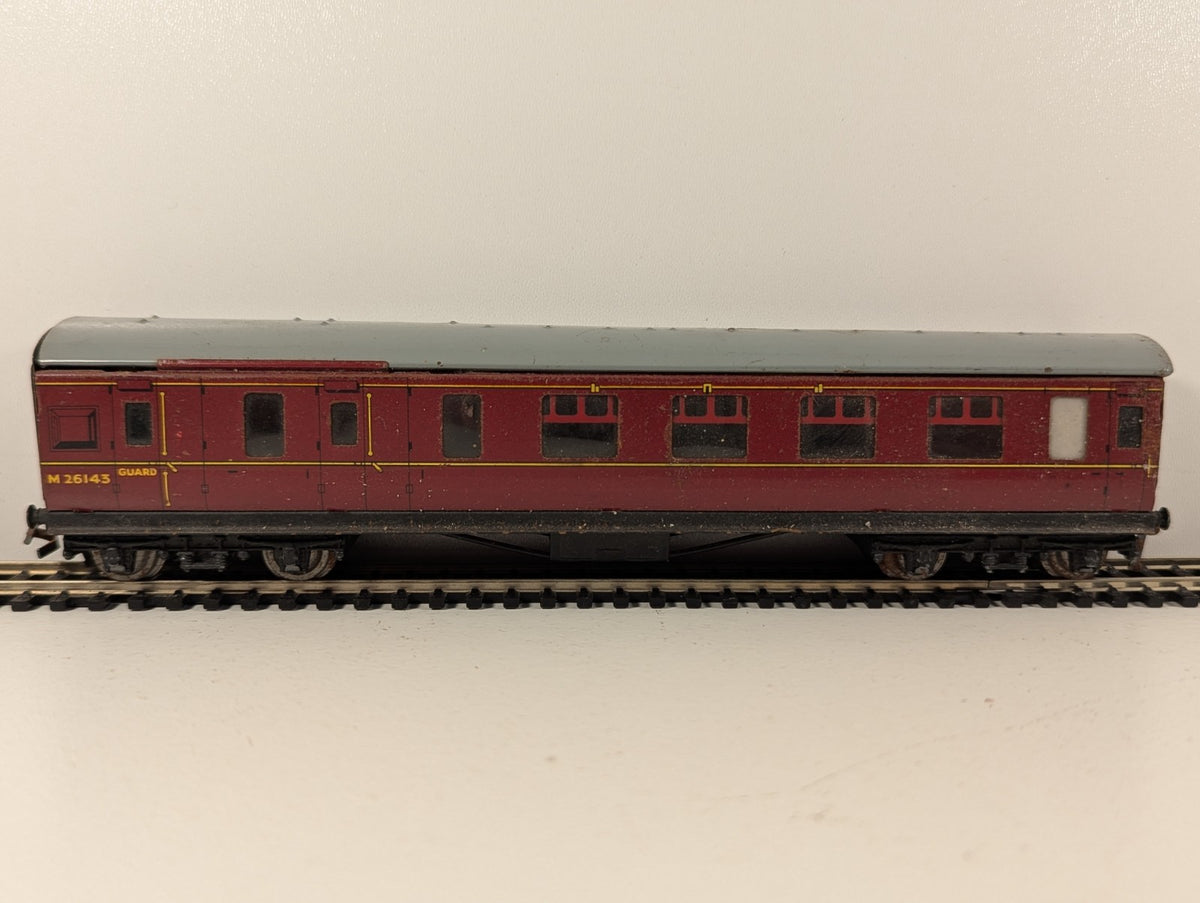 Hornby Dublo OO Gauge Maroon Brake Third Corridor Coach