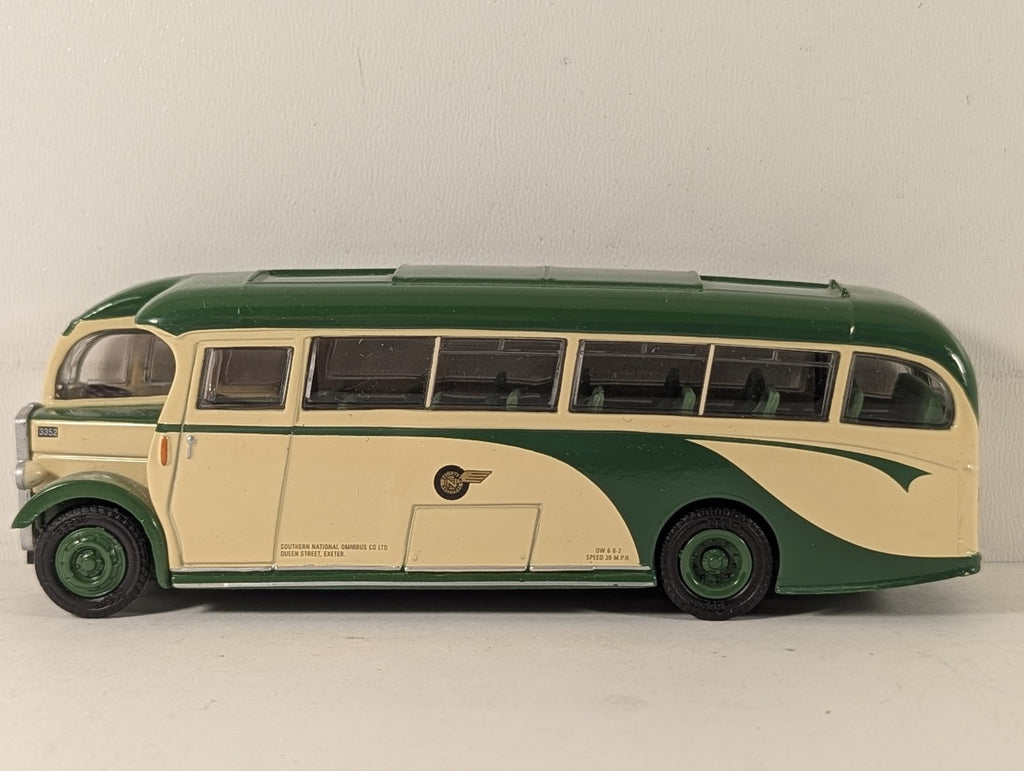 Exclusive First Editions 1:76 AEC Duple Coach Die-cast Coach 3352