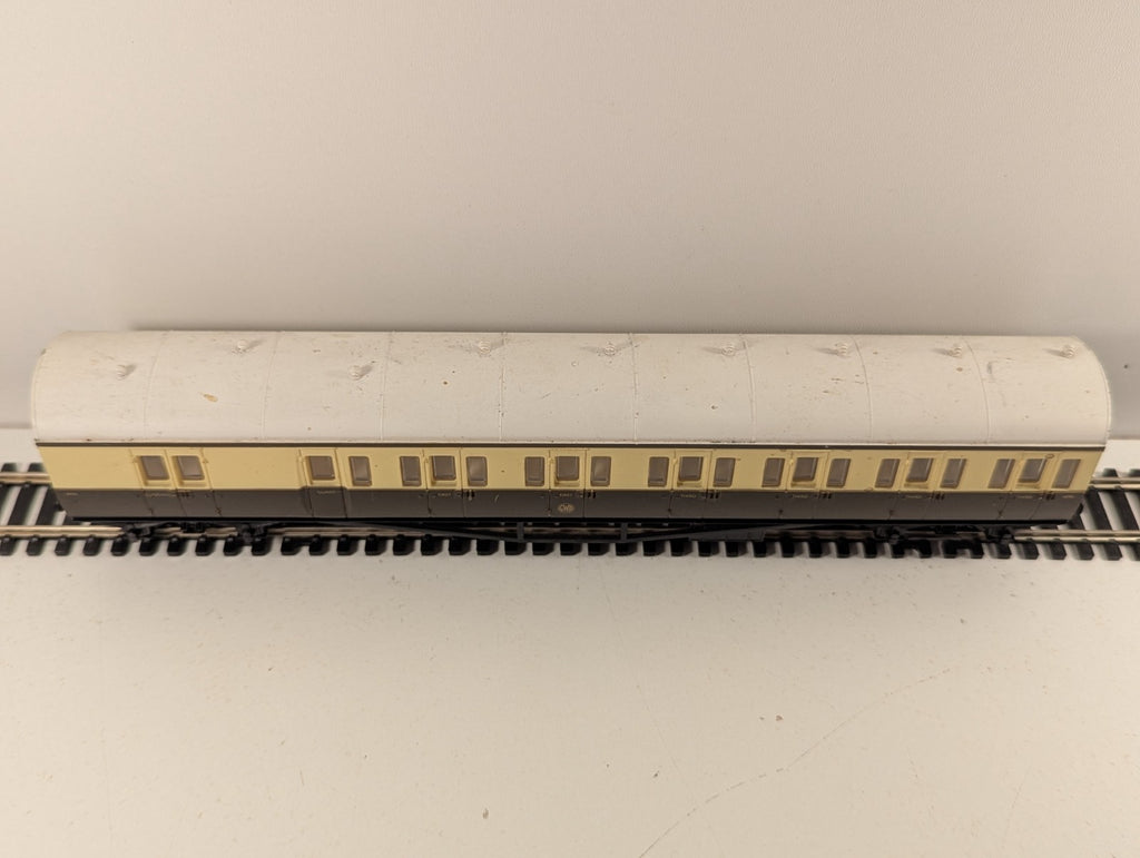 Mainline OO Gauge GWR Suburban Coach Chocolate & Cream