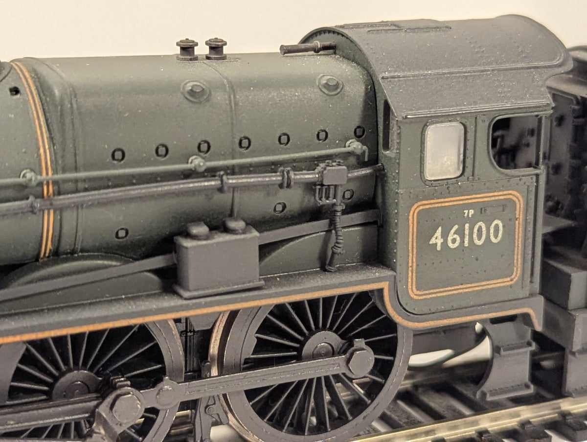 Airfix OO Gauge Royal Scot 4-6-0 Steam Locomotive – Weathered