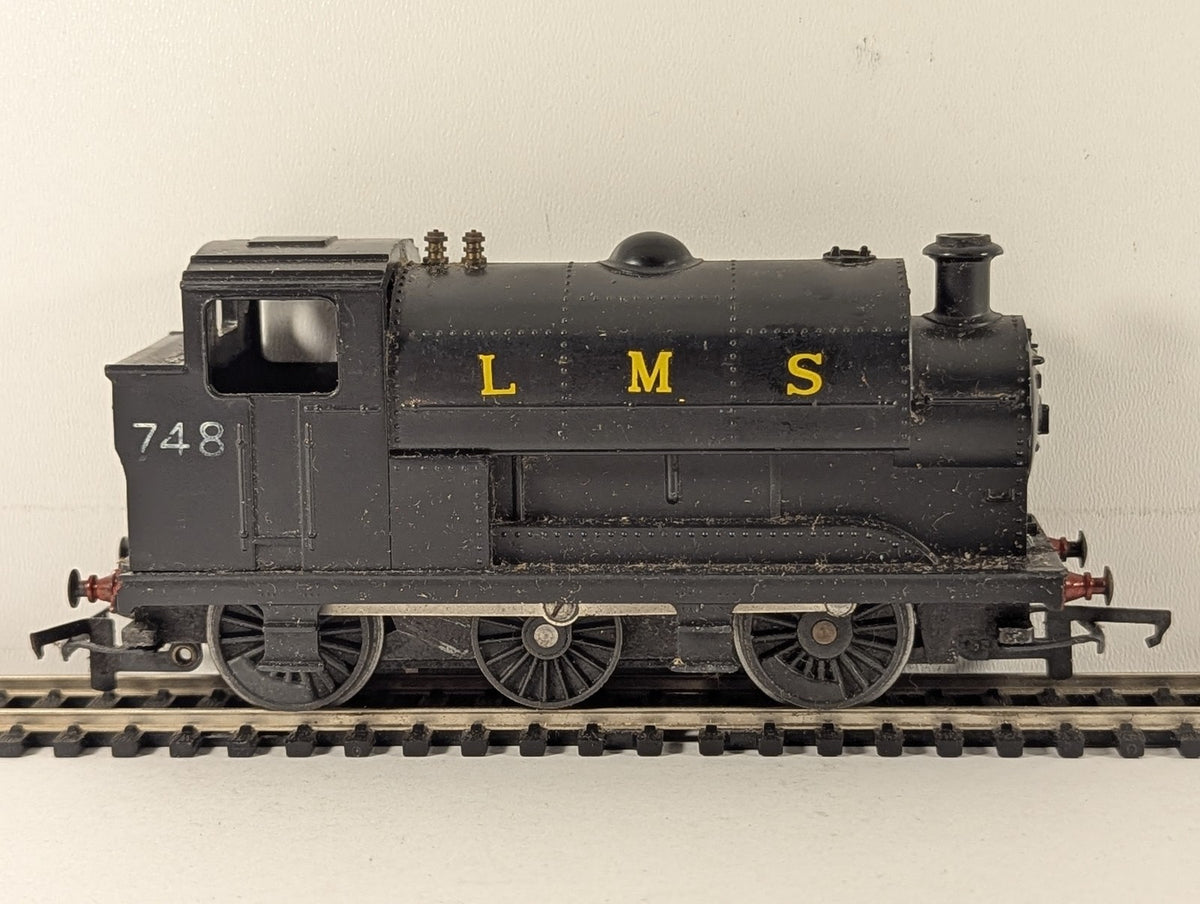 Tri-ang OO Gauge 0-6-0 Saddle Tank Locomotive Steam Locomotive 748 LMS Black