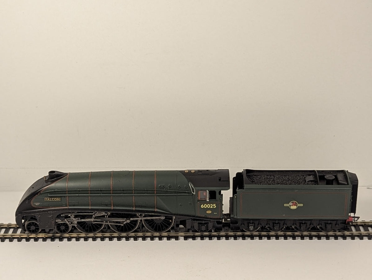 Hornby OO Gauge Class A4 60025 'Falcon' Steam Locomotive BR Green
