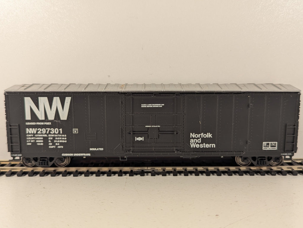 Athearn HO Gauge 50ft Insulated Boxcar NW 297301 Norfolk and Western