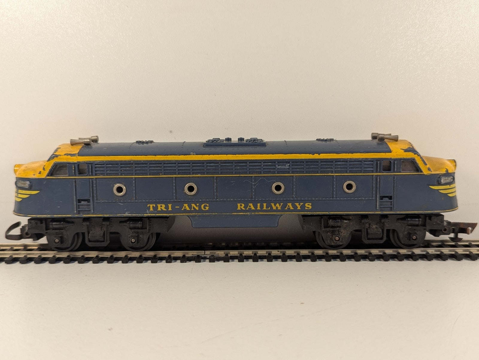 Tri-ang Railways R159 OO Gauge Transcontinental Diesel Locomotive - Dummy Unit