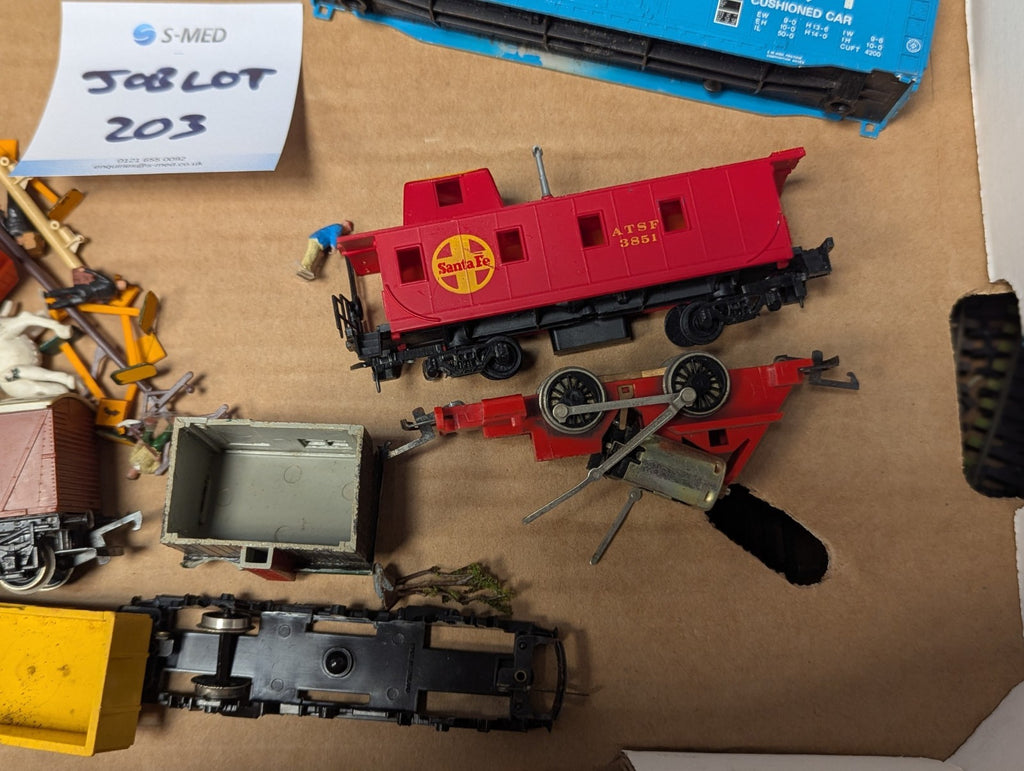 OO Gauge Job Lot of Model Railway Spares - Lot 203