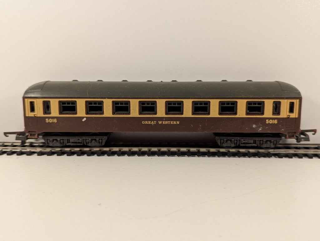 Lima HO Gauge GWR Chocolate & Cream Coach No. 5016