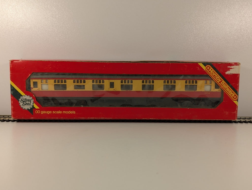 Tri-ang OO Gauge R627 BR Brake Second Coach – 15210