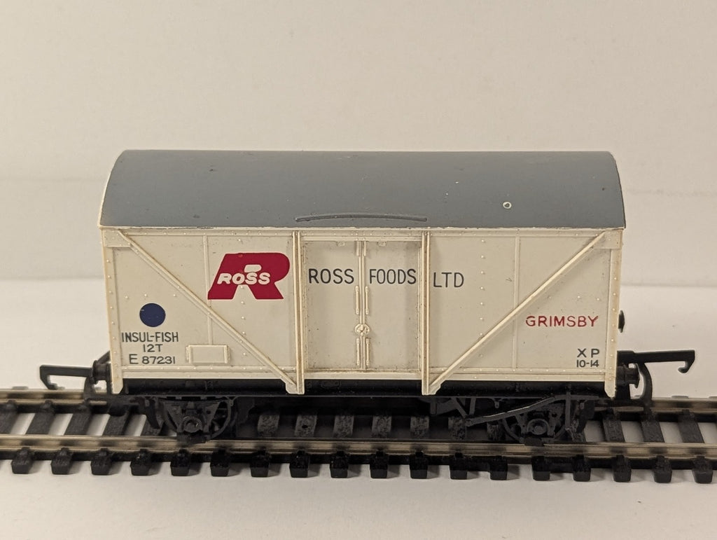 Wrenn OO Gauge Ross Foods 12T Insulated Fish Van Goods Wagon E87231
