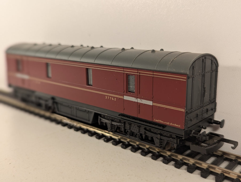 Lima OO Gauge LMS Passenger Brake Van Passenger Coach 37762 LMS Maroon