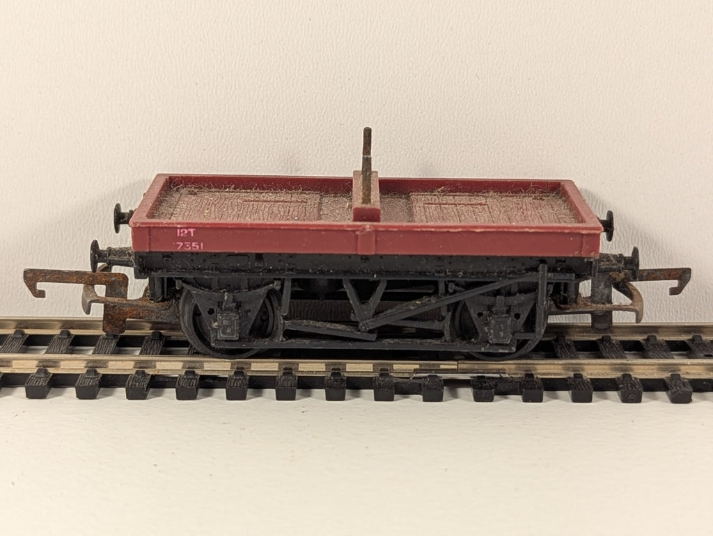 Tri-ang R17 BR 12-Ton Bolster Wagon B913011 – OO Gauge