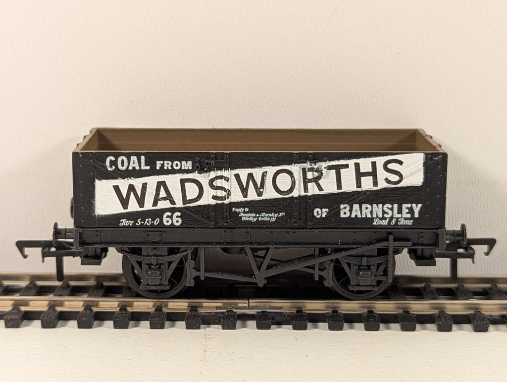 Mainline Railways 37176 5 Plank Wagon “Wadsworth”