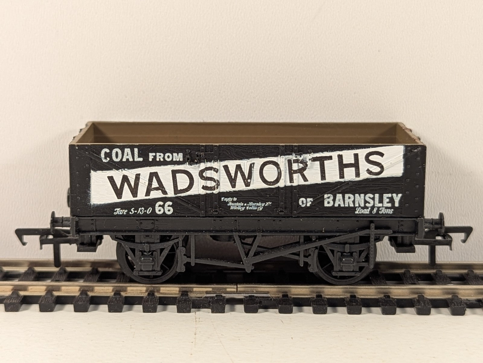 Mainline Railways 37176 5 Plank Wagon “Wadsworth”