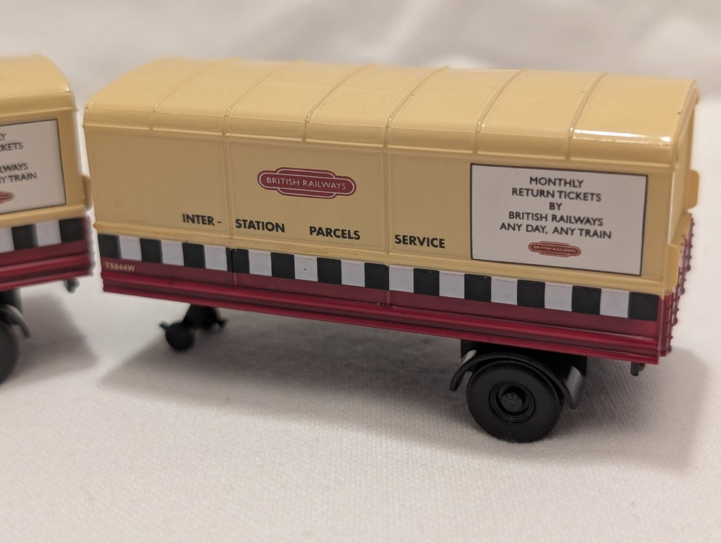 OO Gauge Scammell Articulated Parcels Trailers Die-cast Trailer Pair T5844W
