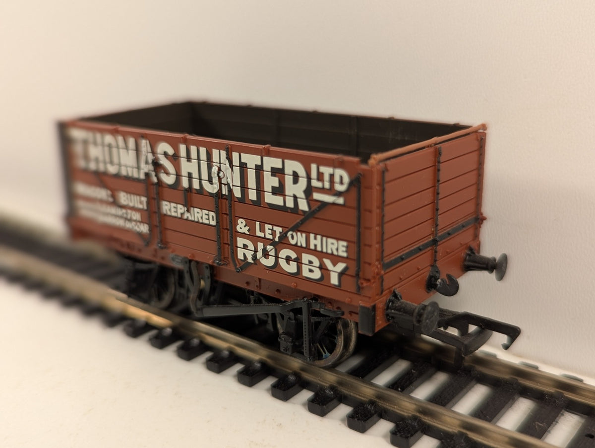 Bachmann Branchline OO Gauge 37-125K 8 Plank Wagon T. Burnett & Co Doncaster